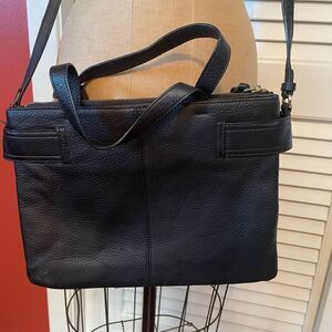 VINCE CAMUTO | LEAH black leather shoulder bag